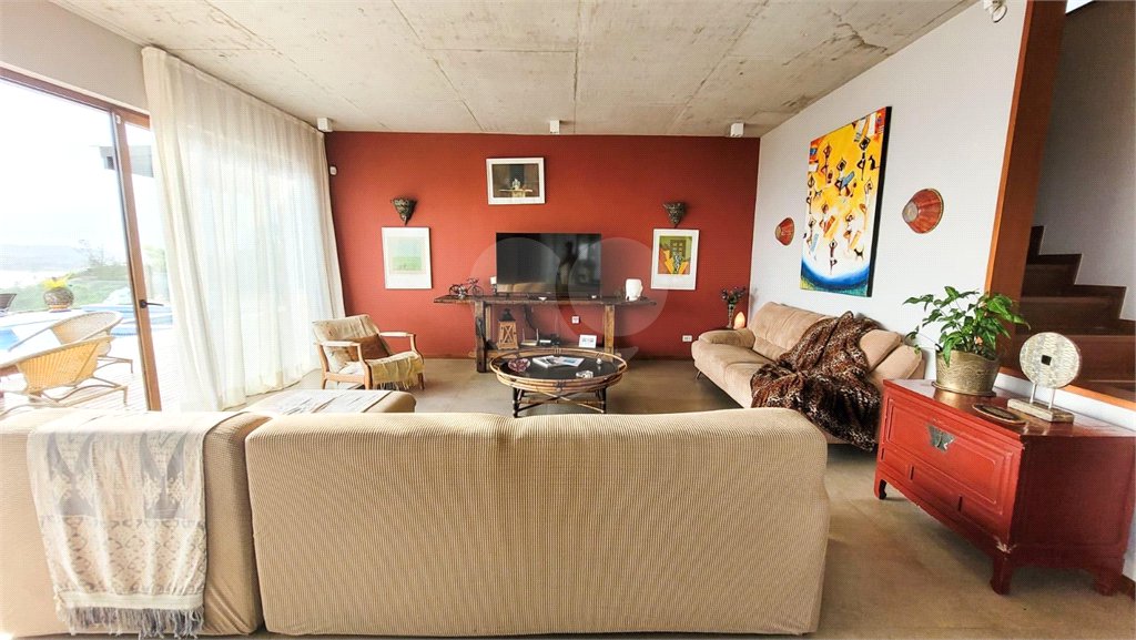 Casa à venda com 5 quartos, sendo 4 suítes,  em Albatroz, Armação dos Búzios, RJ