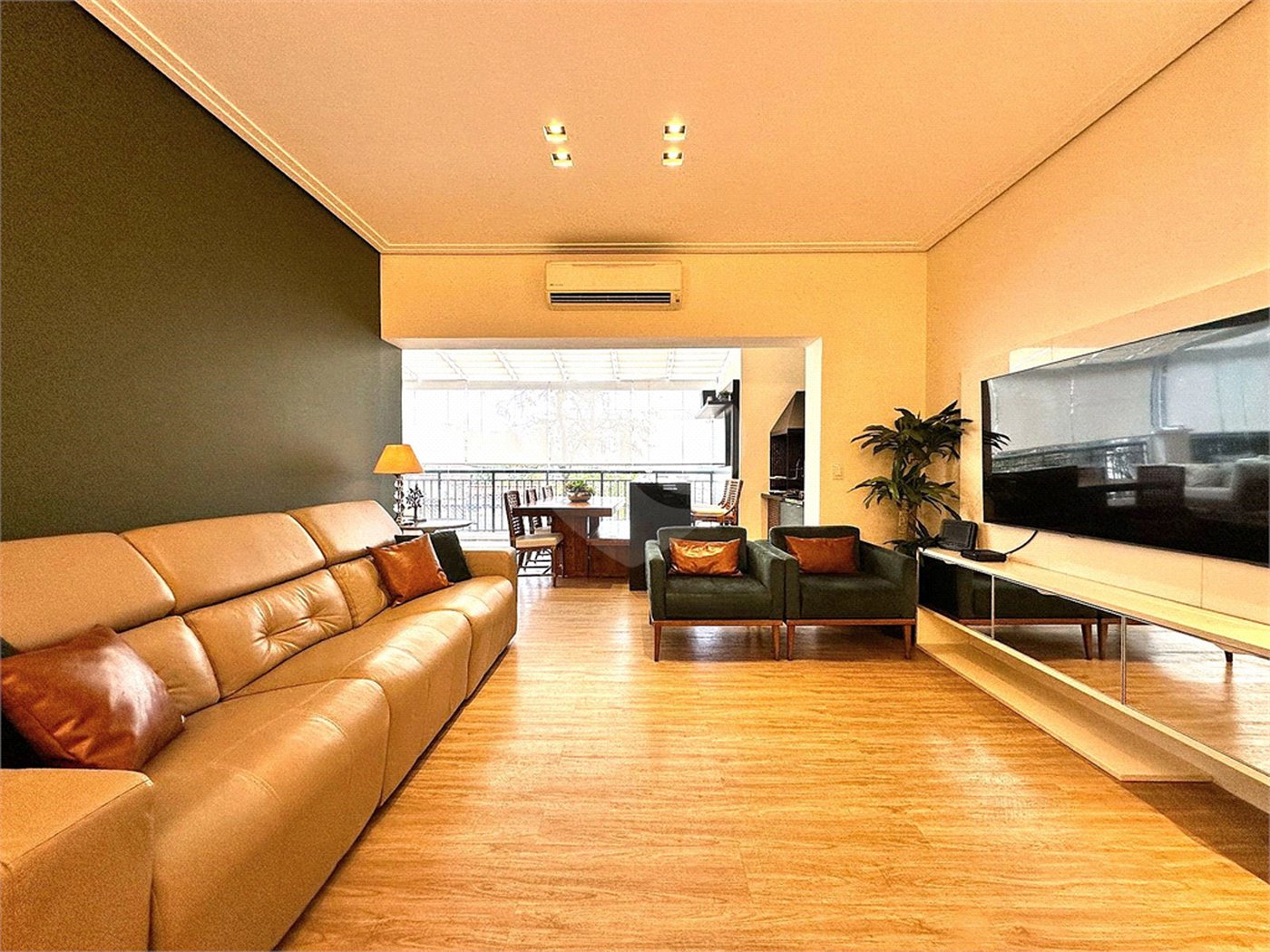 Apartamento à venda com 3 quartos, sendo 2 suítes, em Tremembé, São Paulo, SP