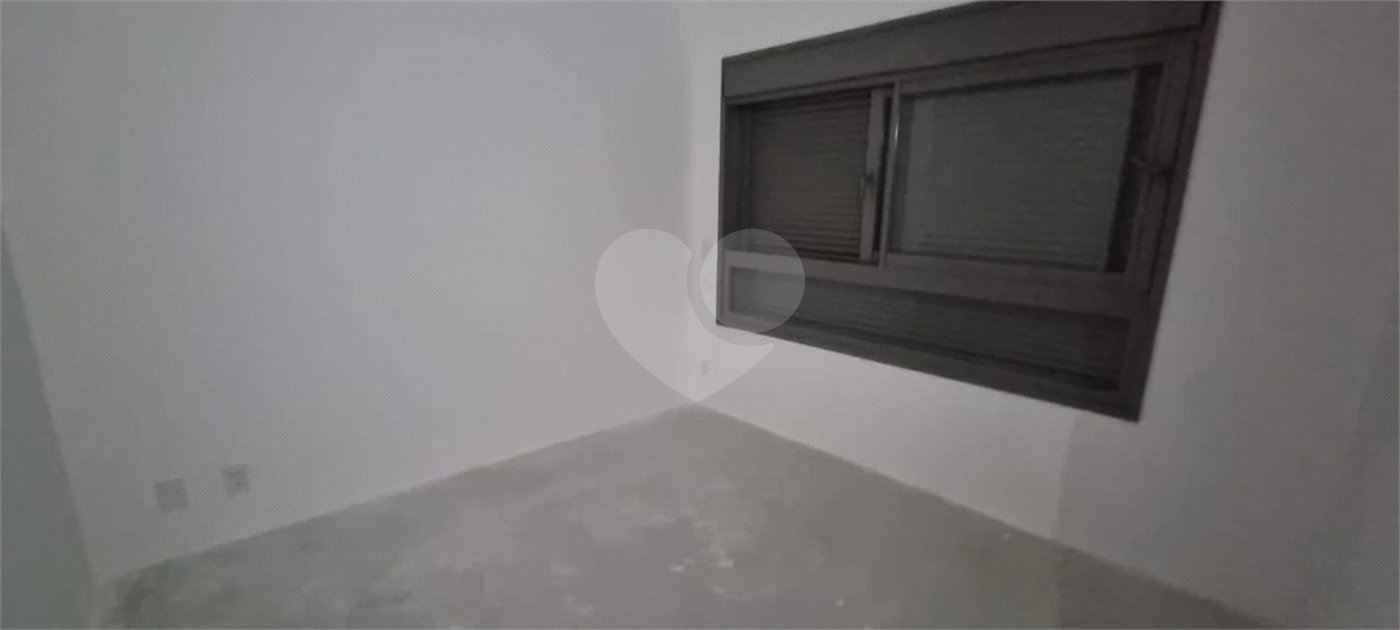 Apartamento à venda com 3 suítes em Moema, São Paulo, SP