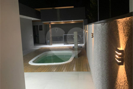 Casa à venda com 3 suítes em Aruã, Mogi das Cruzes, SP
