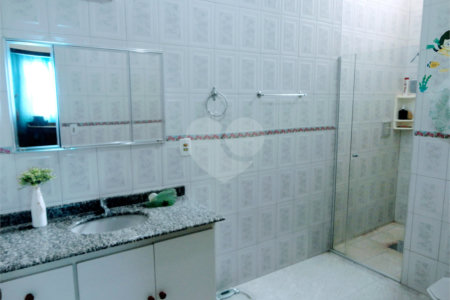 Casa à venda com 3 quartos em Vila Clayton, Valinhos, SP