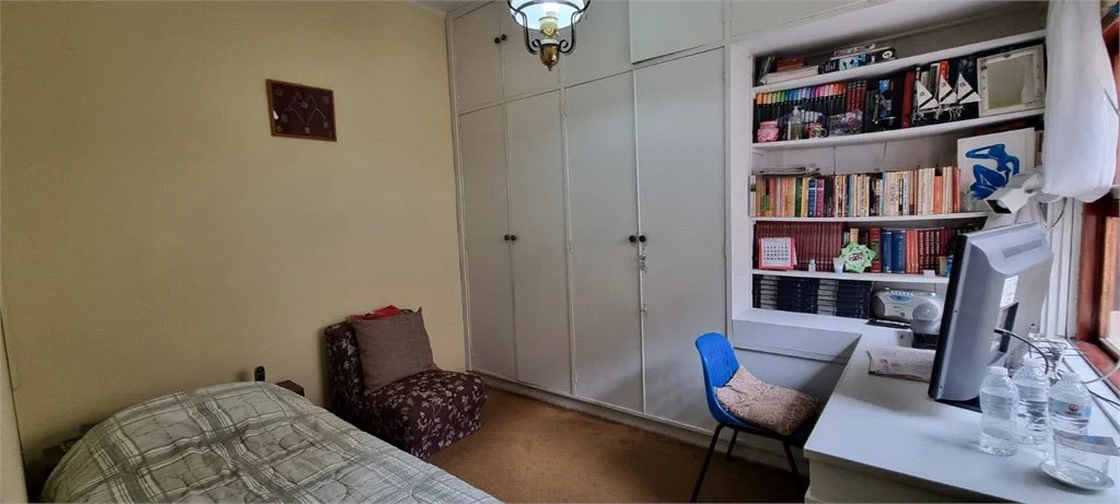 Sobrado à venda com 4 quartos, sendo 1 suíte, em Água Branca, São Paulo, SP
