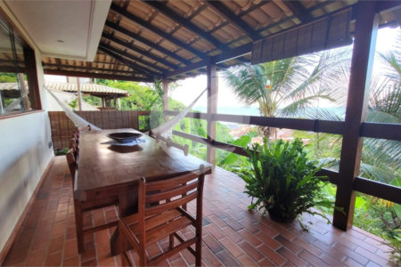 Casa à venda com 3 suítes no Centro, Santa Cruz Cabrália, BA
