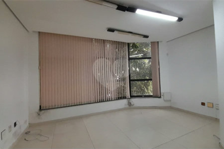 **SALA COMERCIAL DE 80 M² NO BAETA NEVES | EXCELENTE CUSTO-BENEFÍCIO E LOCALIZAÇÃO ESTRATÉGICA**