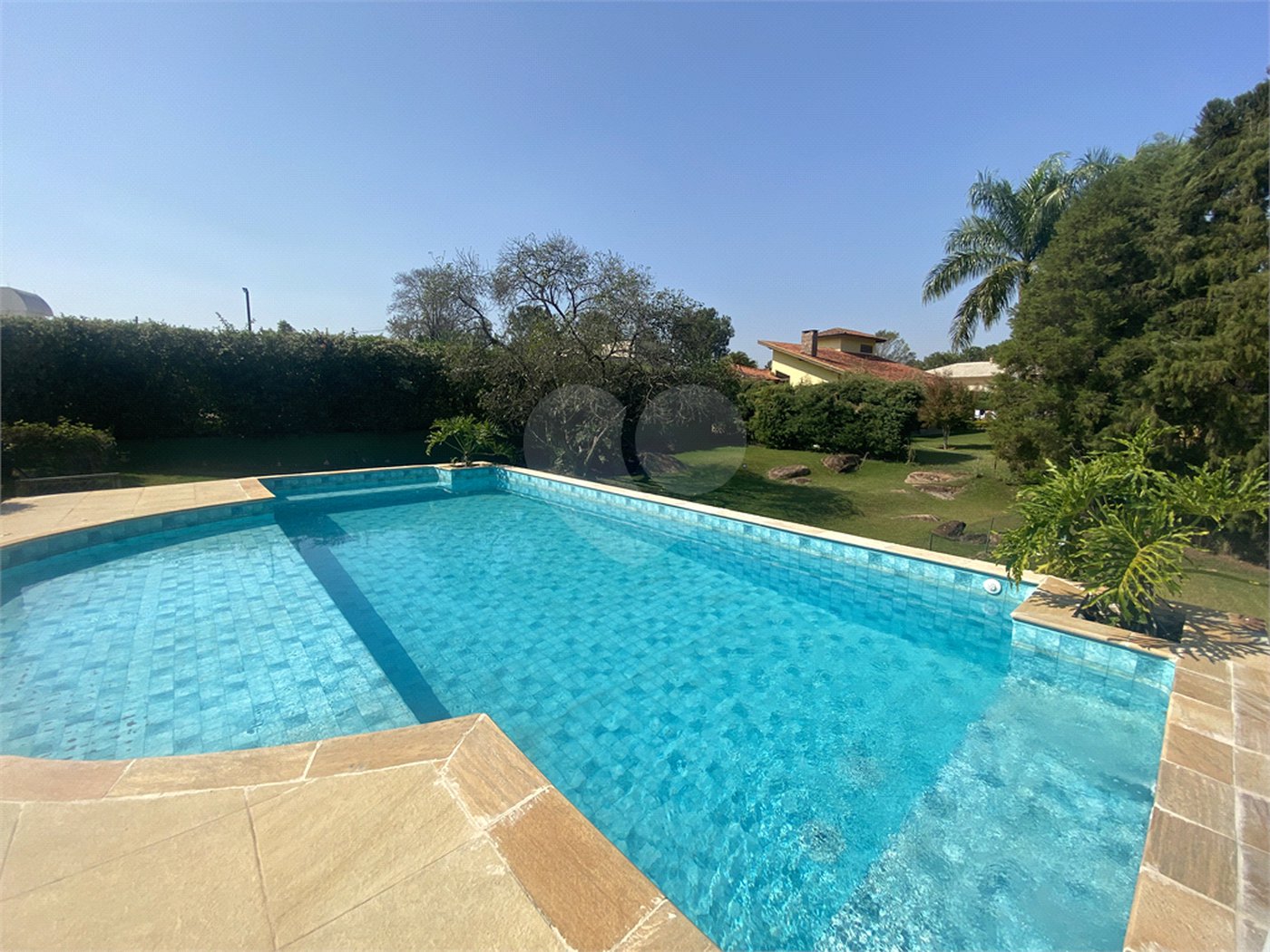 Casa à venda com 6 quartos, sendo 5 suítes, no condomínio Monte Belo, Salto - SP