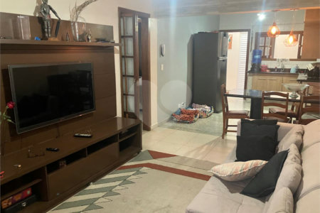 Casa Térrea à venda com 3 quartos em Vila Nivi, São Paulo, SP