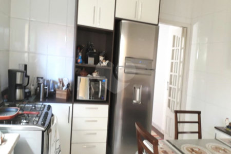 Casa à venda com 3 quartos, sendo 2 suítes, em Cidade dos Bandeirantes, São Paulo, SP