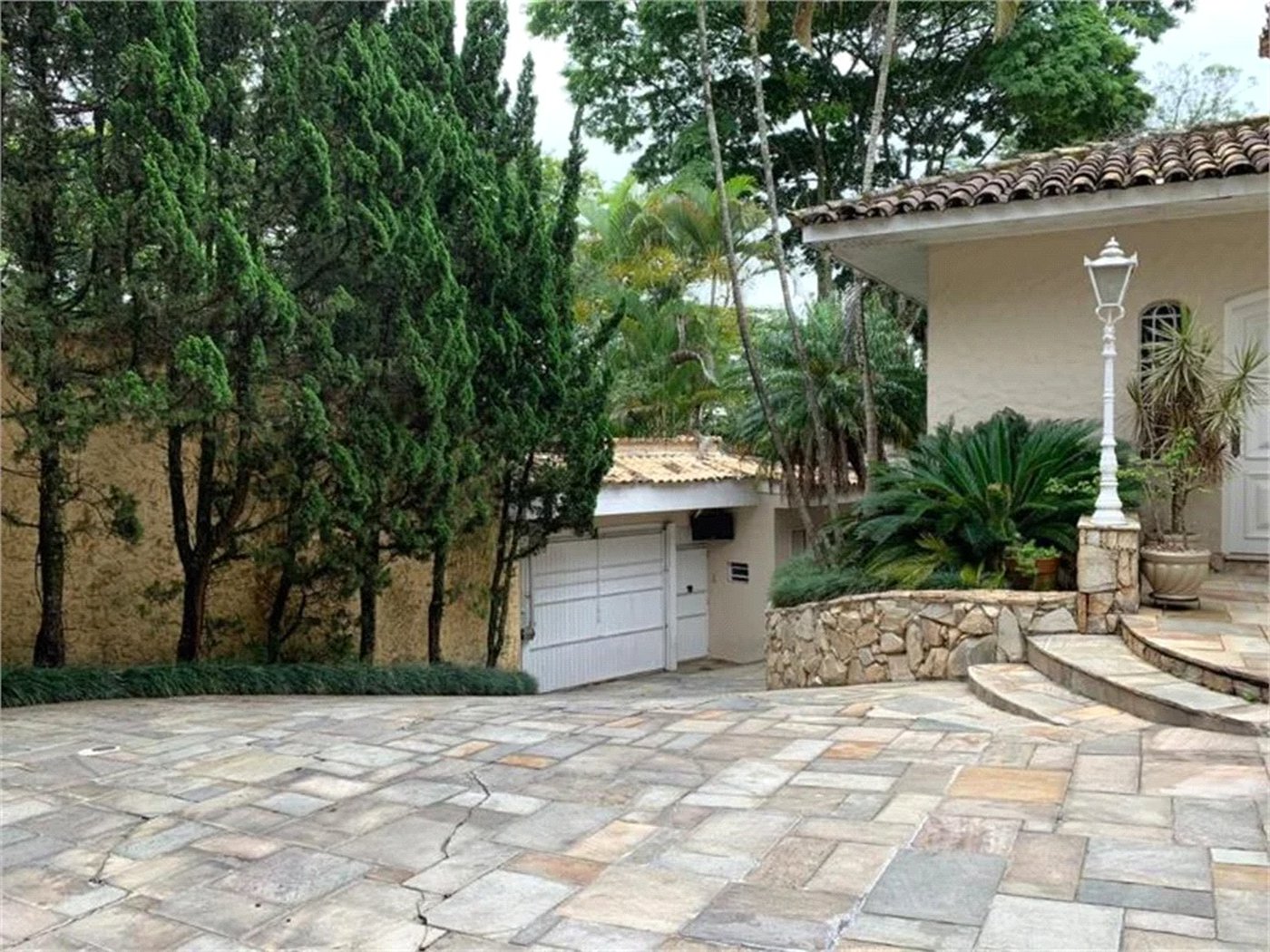 Casa à venda com 4 quartos, sendo 3 suítes,  em Fazenda Morumbi, São Paulo, SP
