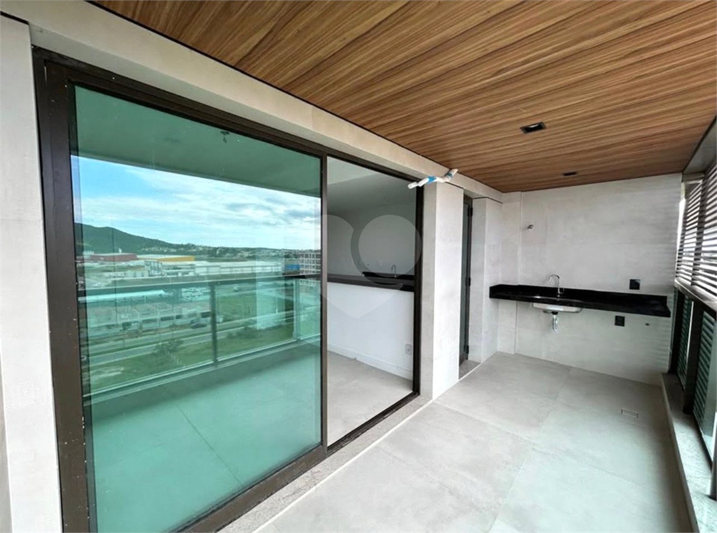 Apartamento à venda com 2 quartos, sendo 1 suíte, em Nova São Pedro, São Pedro da Aldeia, RJ
