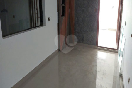 Sobrado à venda com 3 quartos, sendo 2 suítes, em Vila Paulicéia, São Paulo, SP