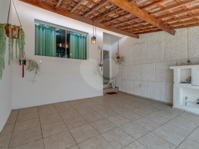 Sobrado à venda com 2 quartos em Chácara Monte Alegre, São Paulo, SP