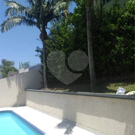 Casa à venda com 3 quartos, sendo 2 suítes,  no condomínio Vale do Sol, Bom Jesus dos Perdões - SP