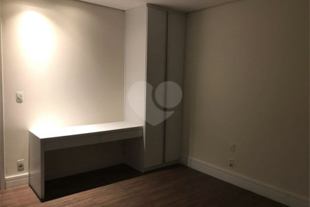 Casa à venda com 6 quartos, sendo 3 suítes, no condomínio Jardim Vila Paradiso, Indaiatuba - SP
