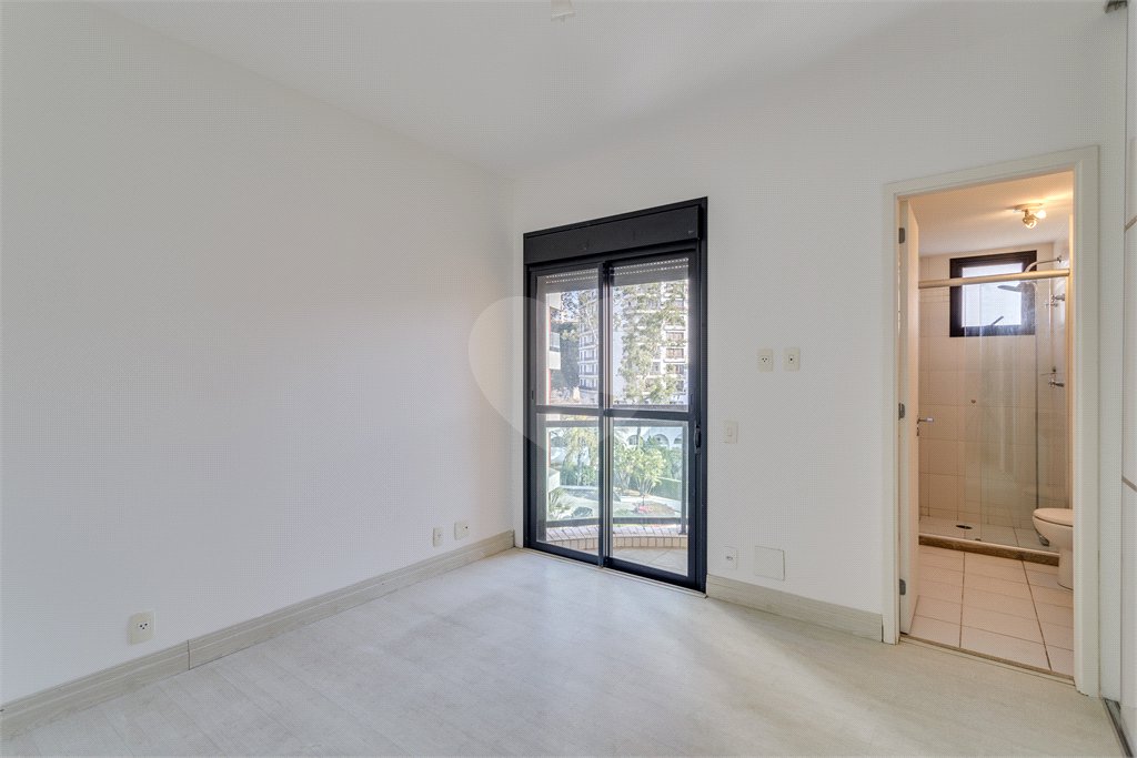 Apartamento à venda com 3 quartos, sendo 1 suíte, em Morumbi, São Paulo, SP