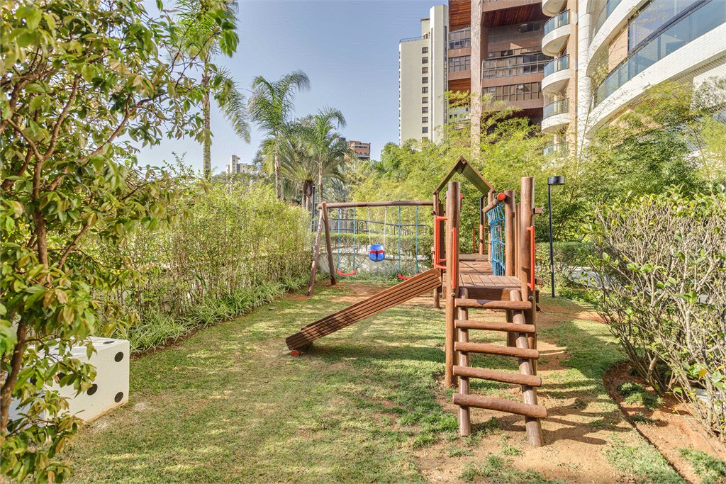 Apartamento à venda com 3 quartos, sendo 1 suíte, em Morumbi, São Paulo, SP