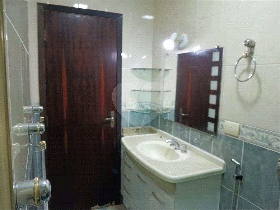 Sobrado à venda com 4 quartos, sendo 1 suíte, em Interlagos, São Paulo, SP