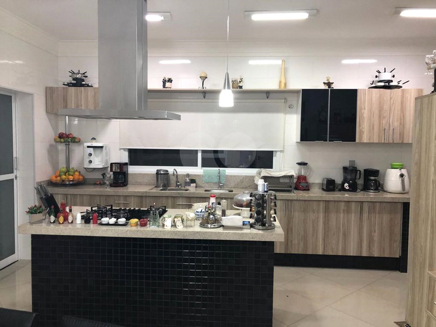 Casa à venda com 5 suítes no condomínio Terras de Mont Serrat, Salto - SP