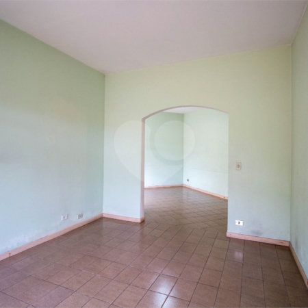 Casa à venda ou para alugar com 4 quartos, sendo 1 suíte, no Centro, São Roque, SP