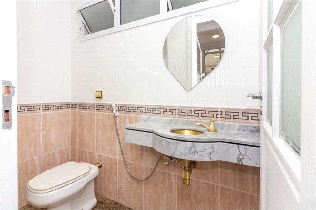 Casa à venda com 4 quartos, sendo 2 suítes, no condomínio Stephanie, São Paulo - SP