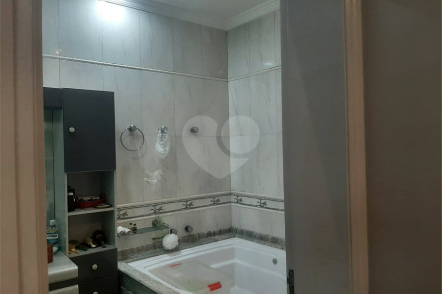 Sobrado à venda com 4 quartos, sendo 2 suítes, em Tremembé, São Paulo, SP