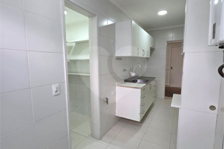 Apartamento à venda com 2 quartos, sendo 1 suíte, em Vila Olímpia, São Paulo, SP