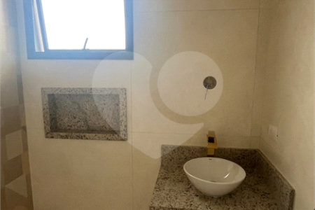 Casa à venda com 3 suítes no condomínio Village Itaguaçu, Atibaia - SP