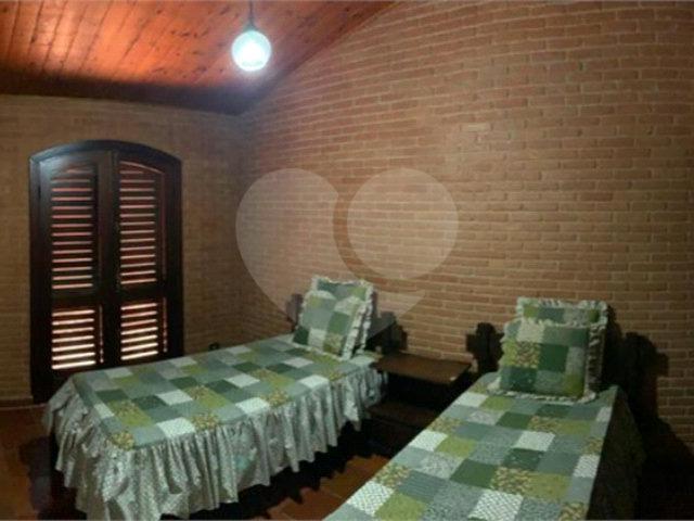 Casa à venda com 3 quartos, sendo 1 suíte, no condomínio Chacarás Bela Vista, Mairiporã - SP