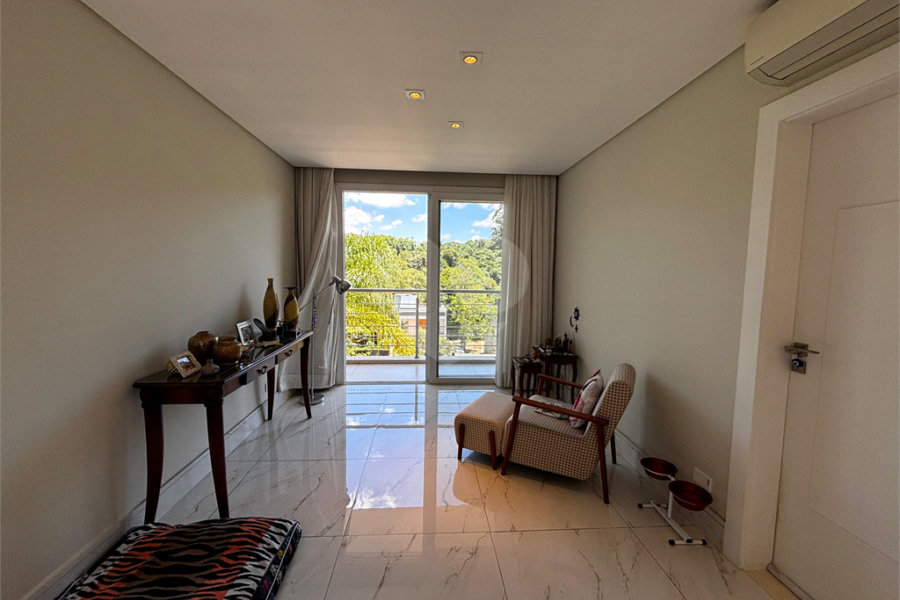Casa à venda com 4 quartos, sendo 3 suítes, no condomínio Reserva Nova Cantareira, São Paulo - SP