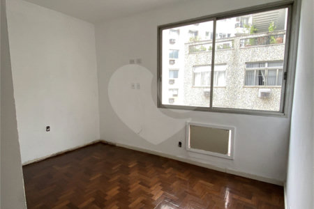 Apartamento à venda com 4 quartos, sendo 1 suíte,  em Tijuca, Rio de Janeiro, RJ