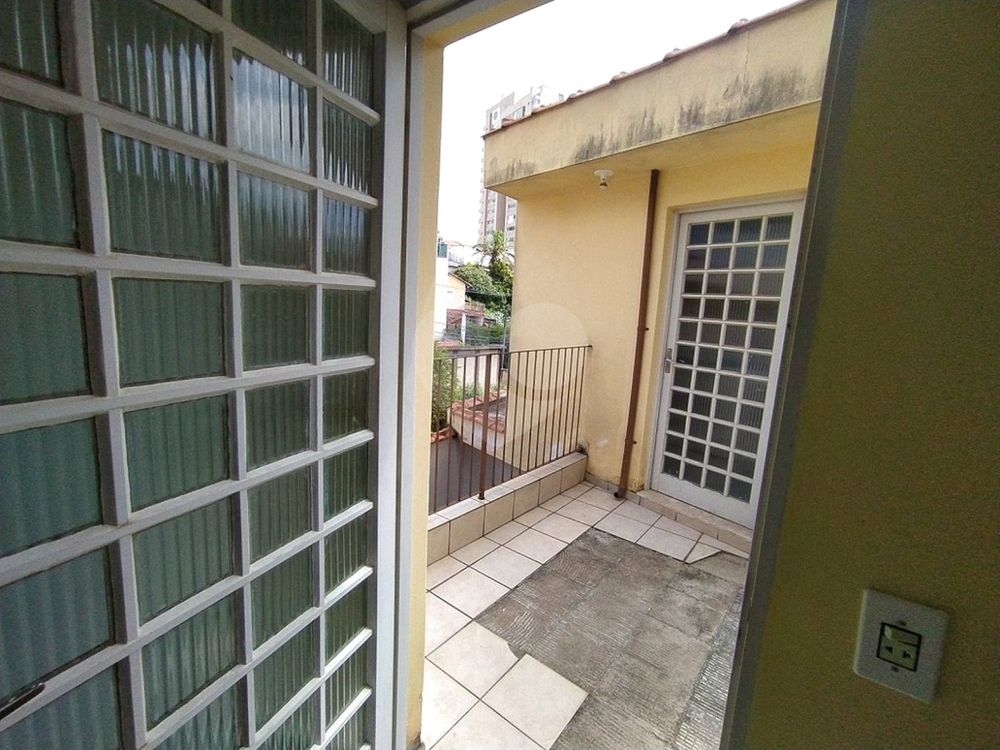 Casa à venda com 6 quartos, sendo 2 suítes, em Chora Menino, São Paulo, SP