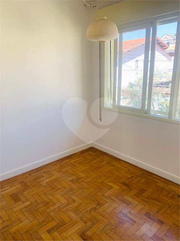 Casa de Vila à venda com 4 quartos, sendo 2 suítes, em Alto da Boa Vista, São Paulo, SP