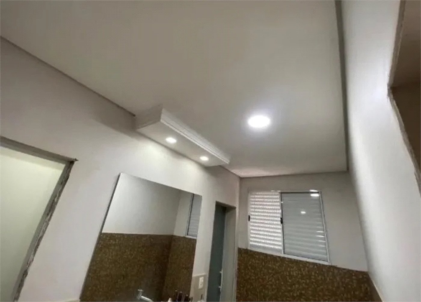 Sobrado à venda com 5 quartos em Santa Maria, Osasco, SP