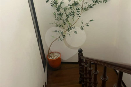 Sobrado à venda com 4 quartos, sendo 1 suíte,  em Jardim Leonor Mendes de Barros, São Paulo, SP