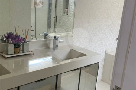 Casa à venda com 4 quartos, sendo 3 suítes, no condomínio Brisa 1, Mogi das Cruzes - SP