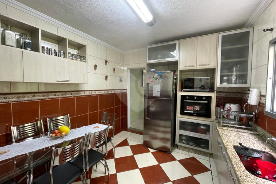 Sobrado à venda com 4 quartos, sendo 1 suíte,  em Pirituba, São Paulo, SP
