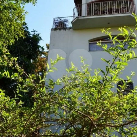Casa à venda com 3 quartos, sendo 1 suíte, no condomínio Travessa Cacique Apoena,493, São Paulo - SP