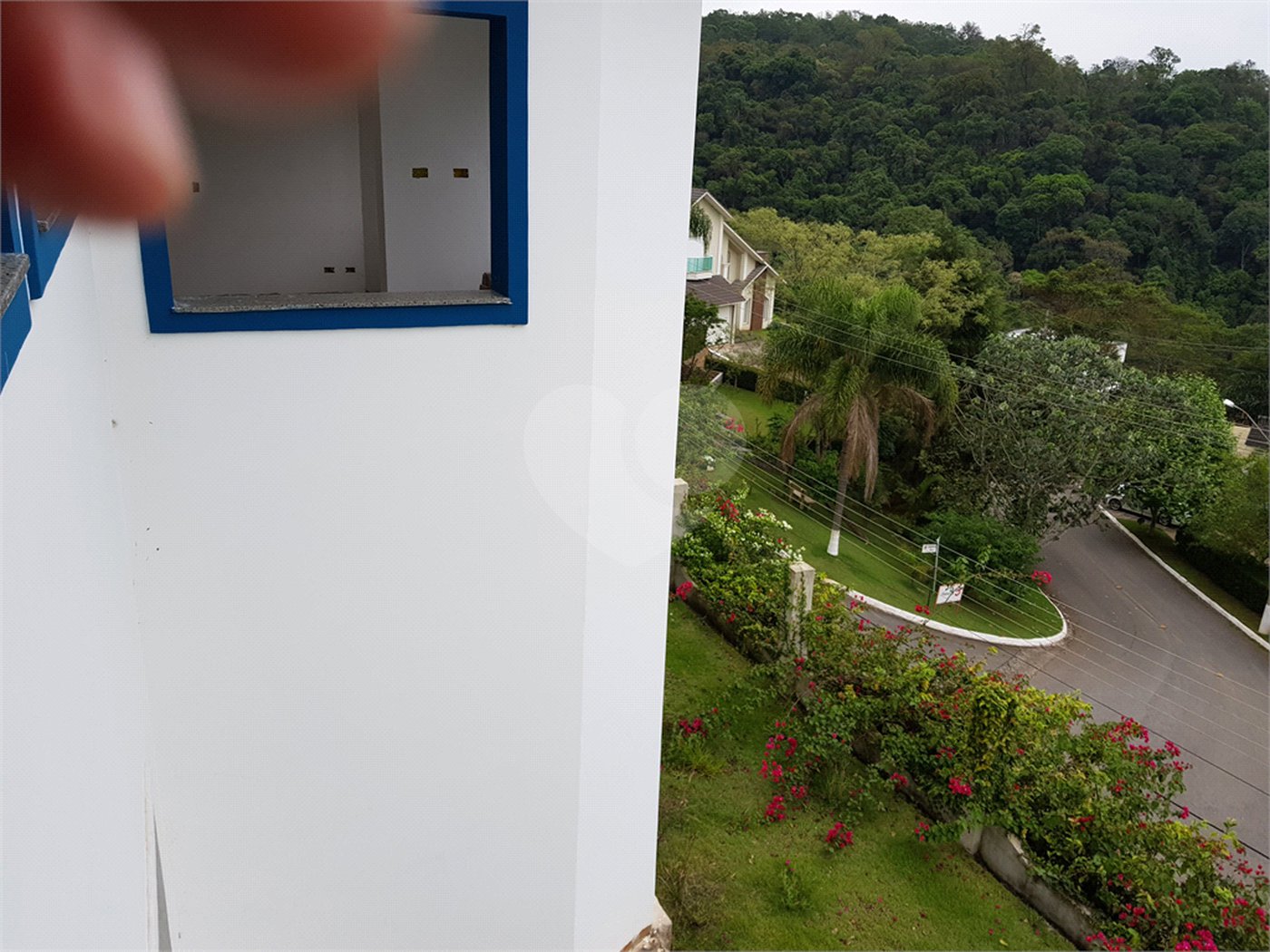 Casa à venda com 4 suítes no condomínio Suíça da Cantareira, Mairiporã - SP