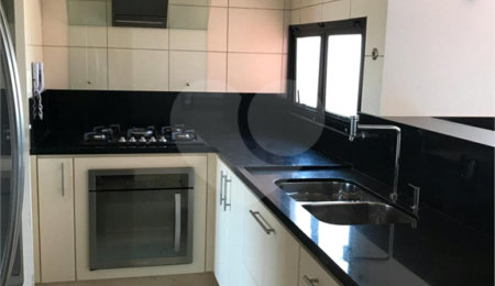 Apartamento à venda com 3 quartos, sendo 1 suíte,  em Vila Andrade, São Paulo, SP