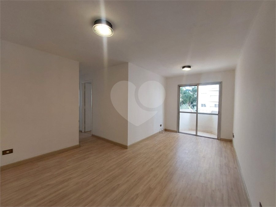 Apartamento à venda com 3 quartos em Vila Ipojuca, São Paulo, SP