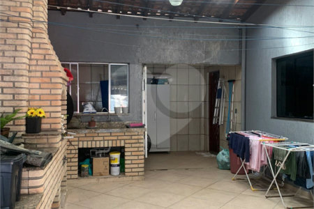 Sobrado à venda com 3 quartos em Calmon Viana, Poá, SP