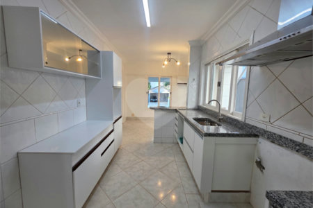 Casa à venda ou para alugar com 3 suítes no condomínio Villagio Capriccio, Louveira - SP
