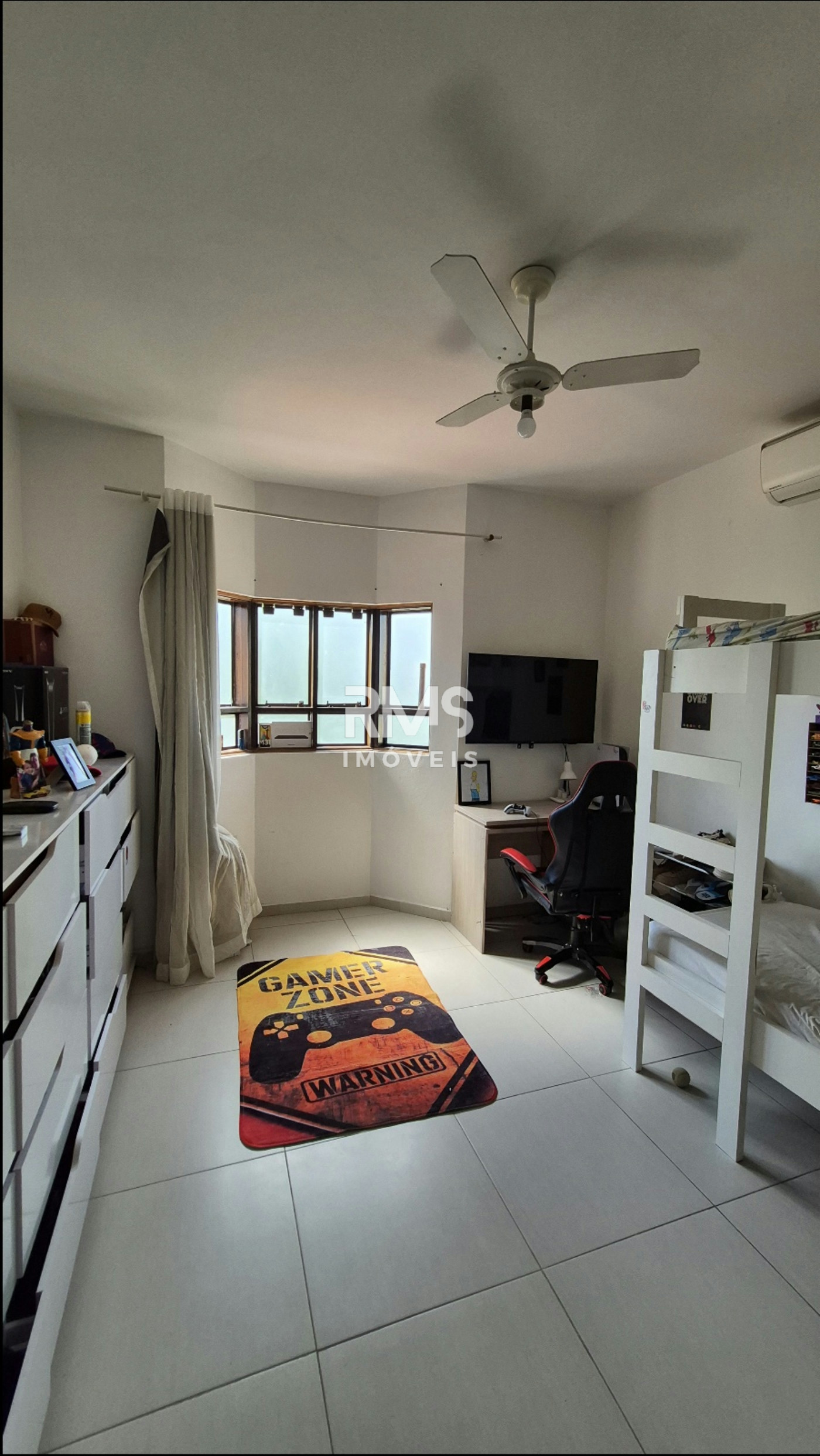 Casa à venda com 3 suítes no condomínio Granja Olga II, Sorocaba - SP