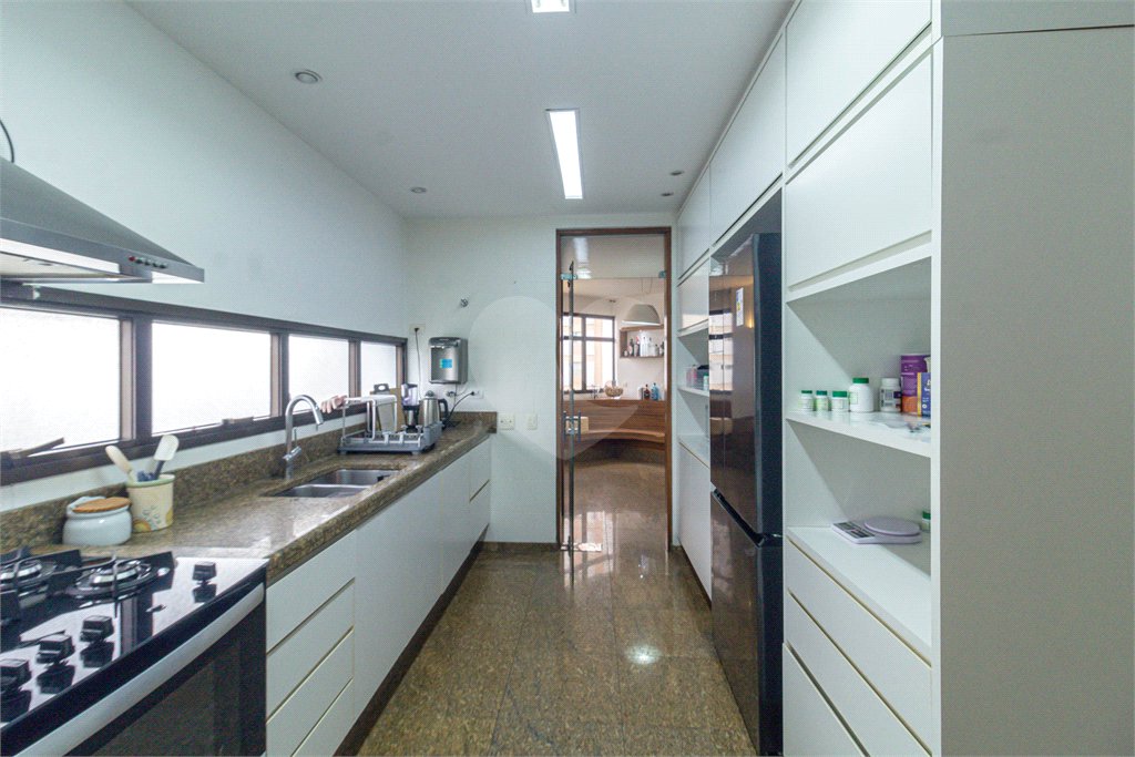 Apartamento à venda com 4 quartos, sendo 3 suítes, em Campo Belo, São Paulo, SP