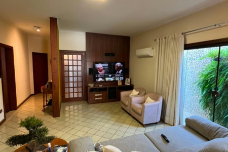 Casa à venda com 3 quartos, sendo 1 suíte,  em Santos Dumont, Três Lagoas, MS