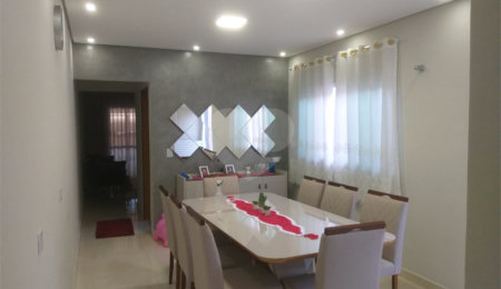 Casa à venda com 2 quartos em Jardim Imperial, Atibaia, SP