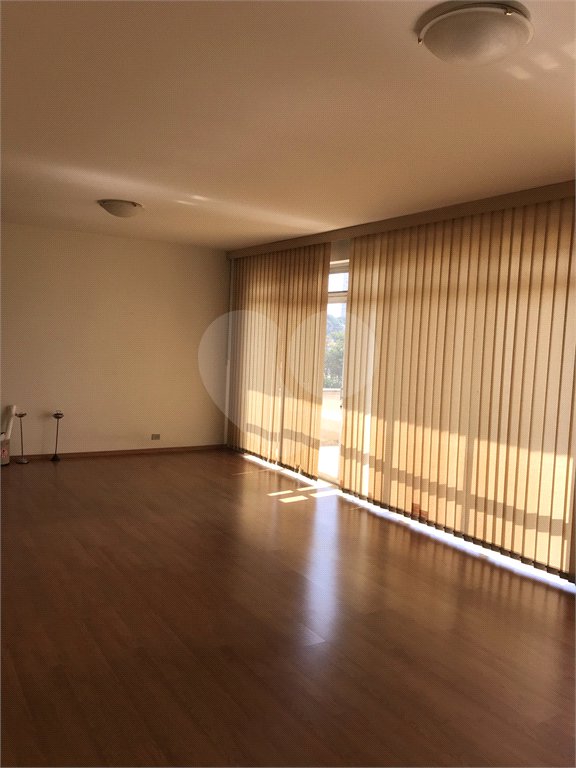 Sobrado à venda com 5 quartos, sendo 1 suíte, em Jardim São Bento, São Paulo, SP