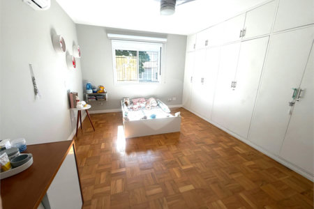 Sobrado à venda com 4 quartos, sendo 3 suítes, em Jardim Prudência, São Paulo, SP