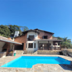 Casa à venda com 5 quartos, sendo 3 suítes, no condomínio Alpes da Cantareira, Mairiporã - SP