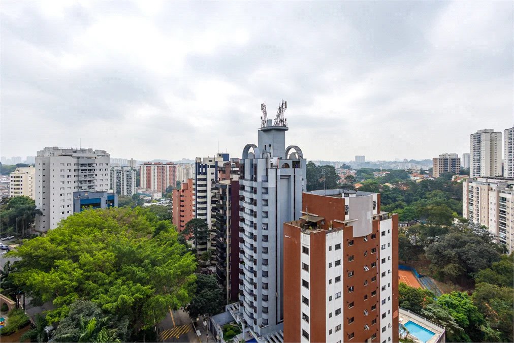 Cobertura à venda com 4 suítes em Vila Suzana, São Paulo, SP