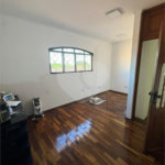 Sobrado à venda com 4 quartos, sendo 1 suíte,  em Jardim Santa Rosa, Araraquara, SP